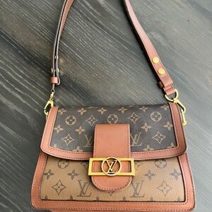 LOUIS VUITTON Portefeuille Dauphine M68746 Monogram Reverse Shoulder Bag